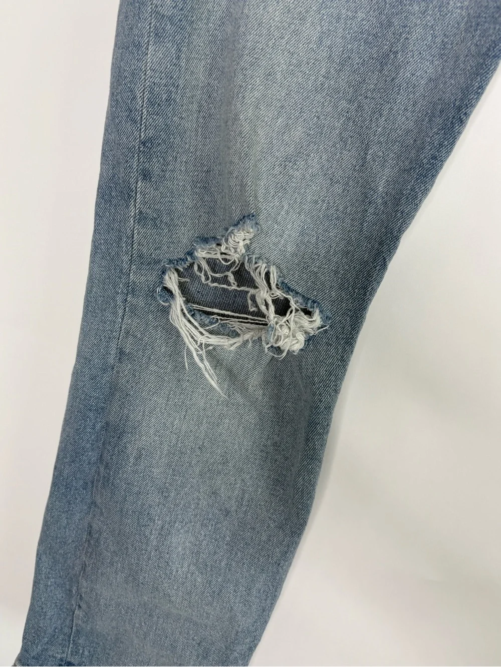 Levi's Mens 30x30 501 Original Fit Distressed Ripped Thrashed Knees Light Jeans